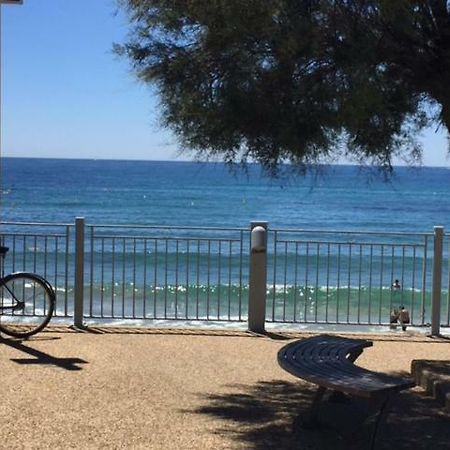 Sanary Apartment Екстериор снимка