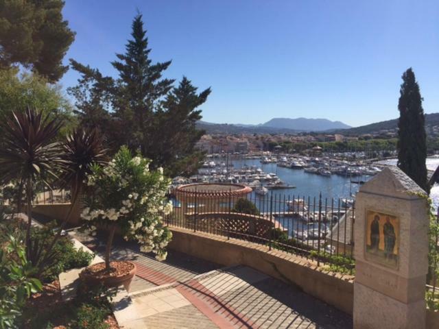 Sanary Apartment Екстериор снимка